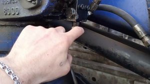 Самопроизвольно опускается стрела