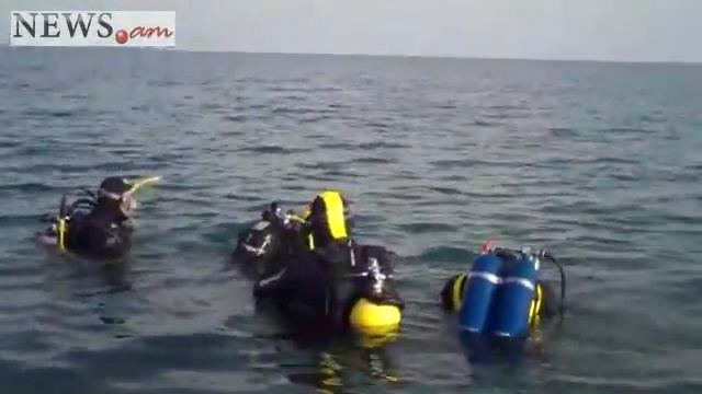 Divers at lake Sevan, Armenia смотреть онлайн