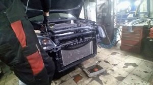 Замена радиатора и рамки радиатора  на VW POLO седан