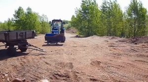 Погрузка гравия на мтз82. 1