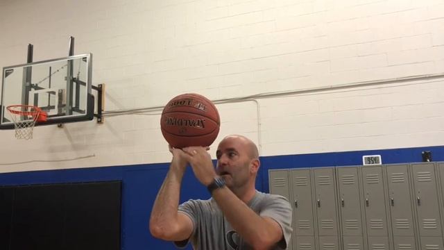 Why doesn't the ball spin when you shoot? | NBA Shooting Coach Dave Love смотреть онлайн