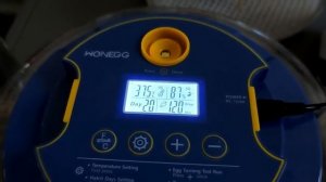 Инкубатор HHD 18H автоматический для яиц 220В/12В от сети и аккумулятора