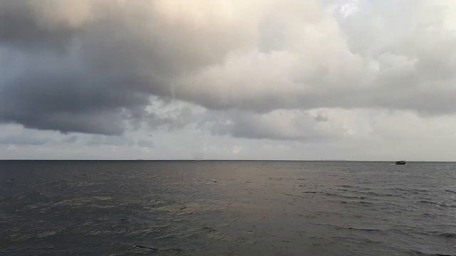 Мальдивы. Уходим от торнадо.