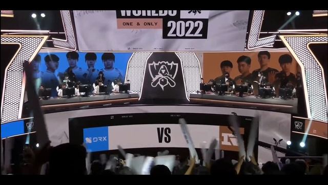 BATTLE OF THE BOT LANE | Worlds 2022 Quarterfinals Day 4 | EDG v DRX смотреть онлайн