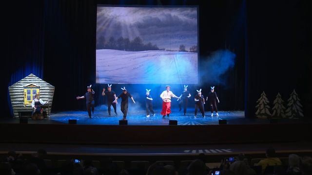 Новогодний спектакль "Волшебство под Новый год" поставленный студентами мастерской С. В. Безрукова смотреть онлайн