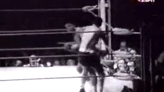 Muhammad Ali vs Henry Cooper II смотреть онлайн