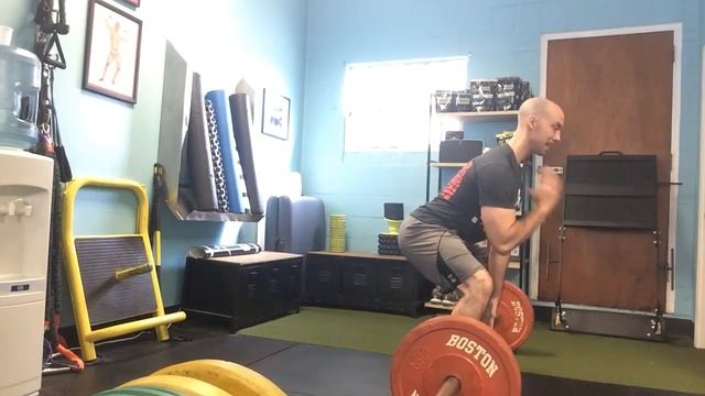 Deadlift Tip: When to Consider Using a Sumo Style Deadlift смотреть онлайн