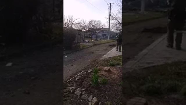 СОБР НМ ДНР в уличных боях в Мариуполе смотреть онлайн