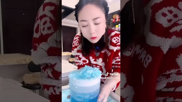 хруст от поедания льда из морозилки смотреть онлайн