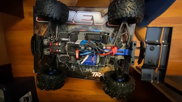 Get These Upgrades First Must Have's | Traxxas | E-Revo 2.0 | Limiting Straps смотреть онлайн