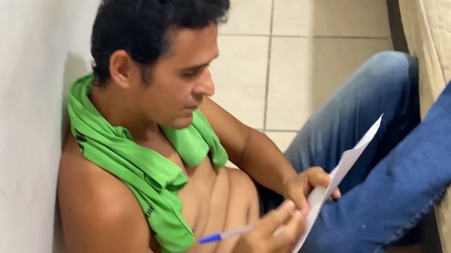 Trocou 20 anos de casamento por uma novinha e pagou!