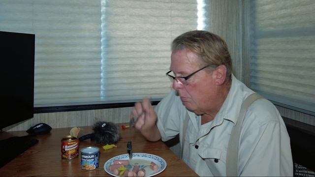 Vienna Sausage Taste Test With Mr M смотреть онлайн