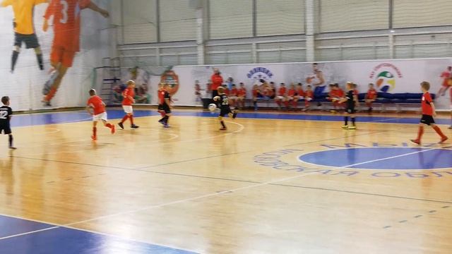 Футбол. Фрагмент игры ЦДЮС Мытищи 14.12.2019 смотреть онлайн