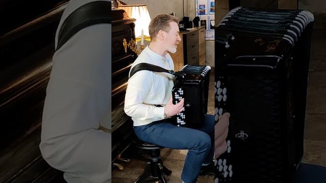 Берёзы из репертуара гр. Любэ музыка: Игорь Матвиенко, стихи: Михаил Андреев смотреть онлайн