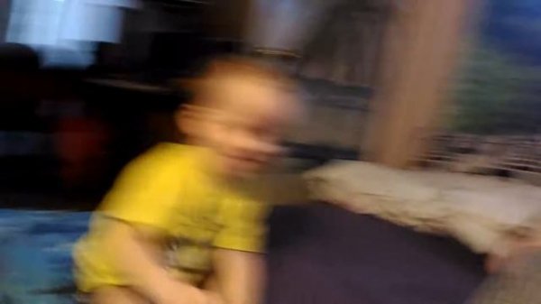 К маленькому Теме (2 года) приехал двоюродный братишка Савва (2 года).