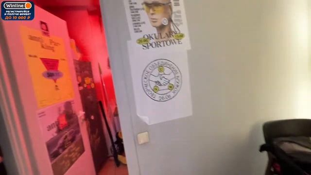 ЗАШЕЛ В СЛУЖЕБНОЕ ПОМЕЩЕНИЕ смотреть онлайн