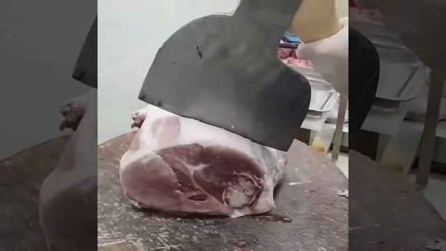 ПРОДАМ !!! Кованый топор для рубки мяса вес 3кг. Тел.89150489904 Семен смотреть онлайн