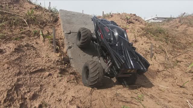 Бэтмобиль от ремохобби, обзор смотреть онлайн