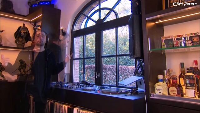 Dimitri Vegas [Drops Only] @ Tomorrowland United Through Music 2020 смотреть онлайн
