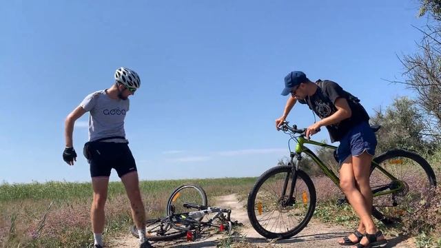 ЧУТЬ ГОЛОВУ НЕ ПЕРЕЕХАЛ !!! смотреть онлайн