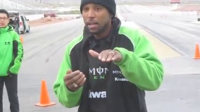 2012 Kawasaki ZX-14R At The Drag Strip смотреть онлайн