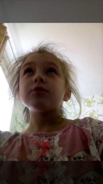 мне 3 парня место уступили смотреть онлайн