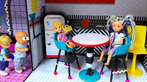 НАШЛИ НОВЫЙ ДОМ КУКОЛ ЛОЛ😱🧨 РУМ ТУР Катя и Макс веселая семейка! Куклы Барби истории ДАРИНЕЛКАТВ