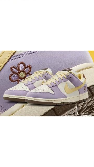 Nike Dunk Low “Lilac Bloom” 🌸 Выглядит как идеальный идеальный подарок для девушки💝 #jordan #nike смотреть онлайн