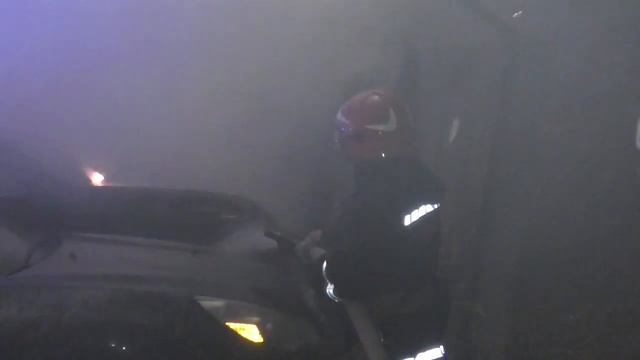 Львів: вогнеборці ліквідовували пожежу в автомобілі "Lехus LX 470" смотреть онлайн