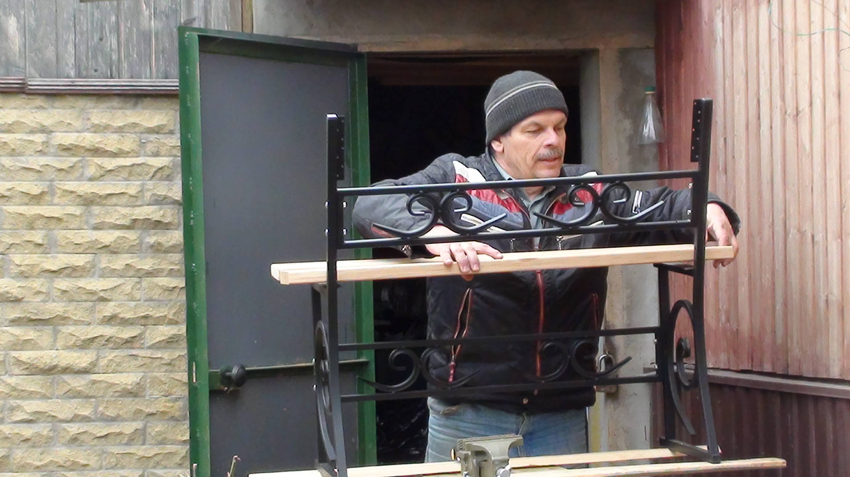 Как самому собрать и доработать садовую лавочку с Маркетплейса смотреть онлайн