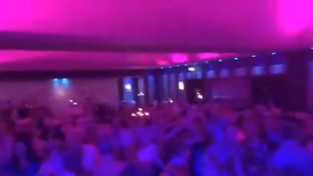 We will rock you by Gemma and the Jets смотреть онлайн