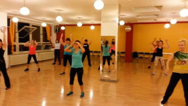 Zumba s Renčou DANZA Brno смотреть онлайн