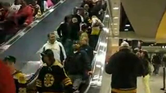 Протистояння блондинки та ескалатора смотреть онлайн