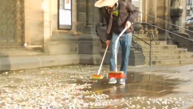 Bremen doppen vegen aan de voet van de Petri Dom смотреть онлайн