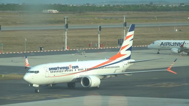 Smartwings 737 MAX 8 Landing At Cape Town International Airport Rare *4K* смотреть онлайн