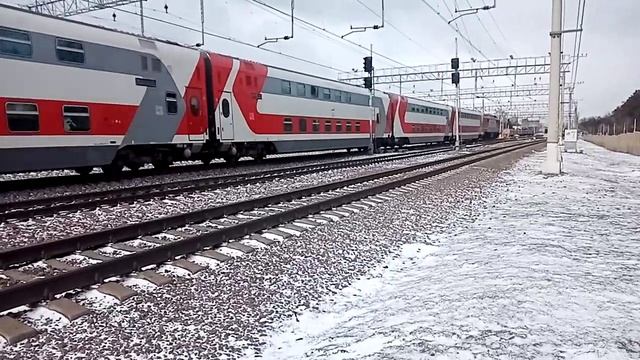 ЭЛЕКТРОВОЗ ЭП2К 3182 с двухэтажным поездом смотреть онлайн