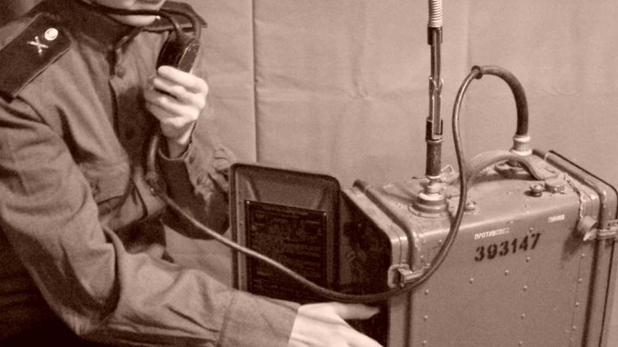 Установка радиостанции на автомобиль Shacman X 3000. смотреть онлайн