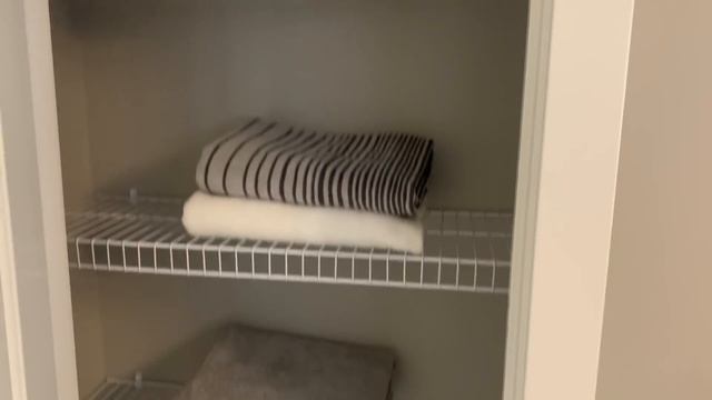 Canadian Houses| Inside a Single Family Home $400,000 | Life In Canada|Houses In Edmonton Alberta