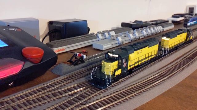 Стартовая DCC система Digitrax Zephyr Express смотреть онлайн