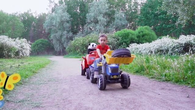 Полицейский на синем тракторе учит панду как чинить колесо смотреть онлайн
