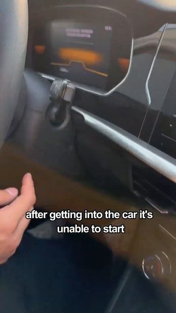 Really stupid! The car key is out of battery and can't open the door, don't do it like this!#car смотреть онлайн