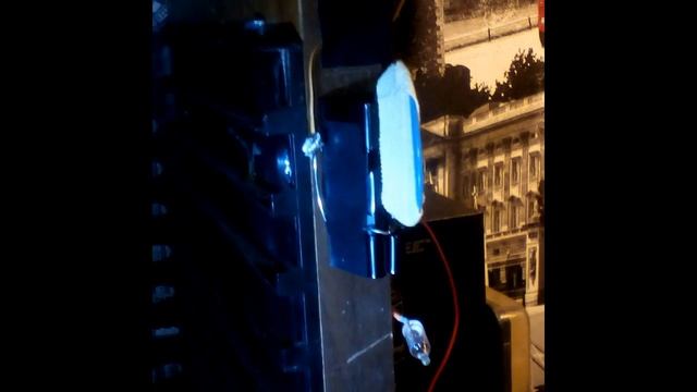 Назойливый держатель для медиатора