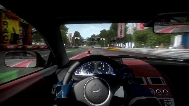 Aston martin DB9 Coupè Race смотреть онлайн
