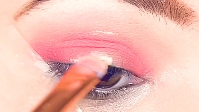 HOW TO APPLY EYESHADOW FOR BEGINNERS смотреть онлайн