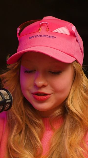 ЛЕТАЛИ ТУДА-СЮДА ✈️ МОСКВА, ПЕРМЬ, БЕЛАРУСЬ #путешествия #москва #страны #полет #актерскоемастерство смотреть онлайн