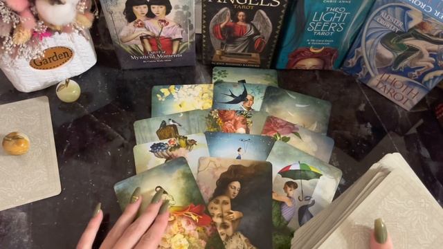 Любит ли он Вас? Его поведение🥰😚Таро смотреть онлайн