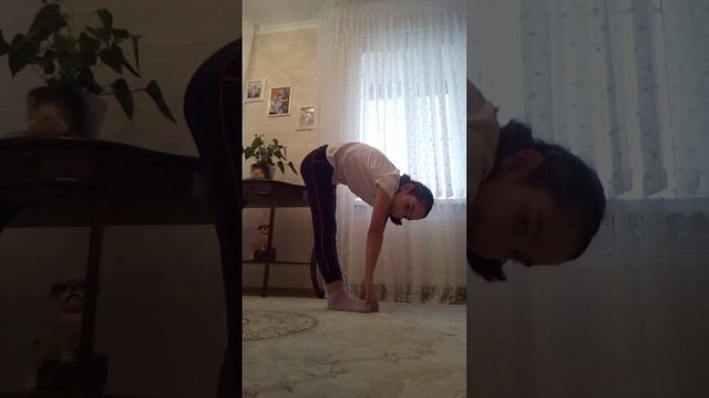Как сесть на левый продольный шпагат смотреть онлайн
