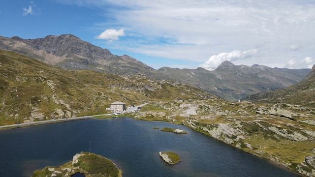 4K - Paso de San Bernardino - Suiza - Ruta Alpes - DJI MA2 смотреть онлайн