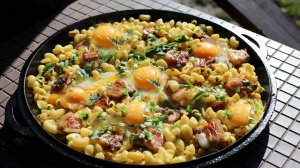 Макароны по-деревенски в сковороде на огне