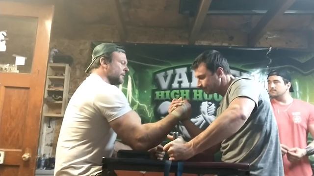 Training with The Valley High hookers armwrestling club - how to be a champion смотреть онлайн
